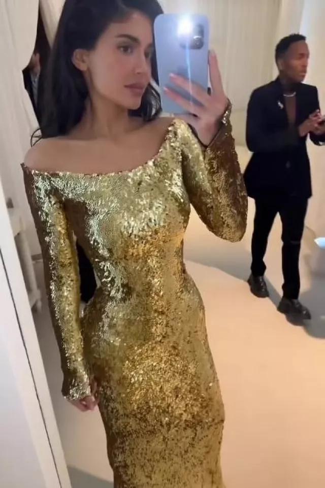 Apple Silicone Case worn by Kylie Jenner in Christmas Eve on December 24, 2023