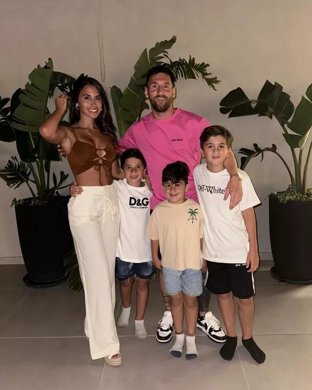 Palm Angels Hot Pink Small Logo T-Shirt worn by Lionel Messi on the Instagram account @leomessi