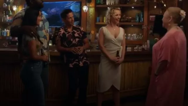 H&M V-neck Wrap Dress worn by Juliet Higgins (Perdita Weeks) as seen in Magnum P.I. (S05E20)