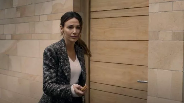Dolce & gabbana Sin­gle-breast­ed Hound­stooth Coat worn by Maya Stern (Michelle Keegan) as seen in Fool Me Once (S01E06)