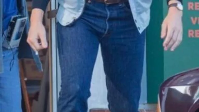 Name of the jeans Steve wears in season 4