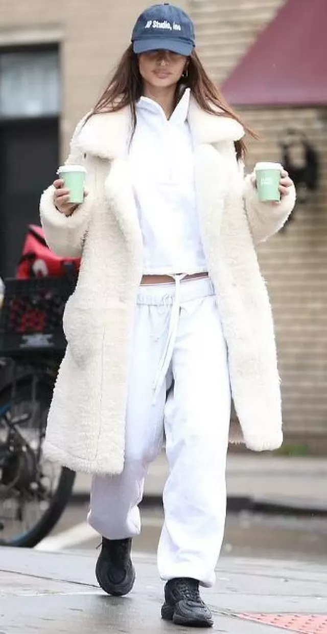 Four Three Seven the Track Pant in Cloud worn by Emily Ratajkowski in New York City  on December 11, 2023