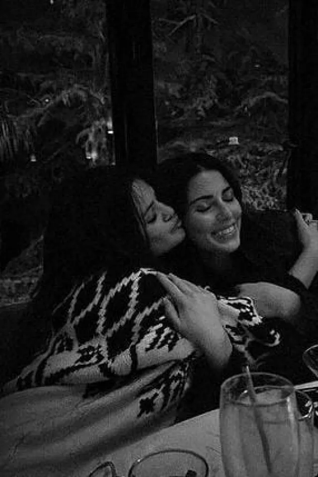 Tunique Fireside Free People portée par Selena Gomez sur sa Story Instagram le 5 janvier 2024