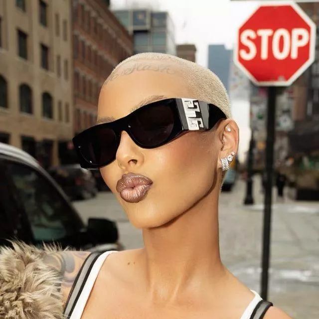 Givenchy 40028I Sunglasses worn by Amber Rose on her Instagram account @amberrose