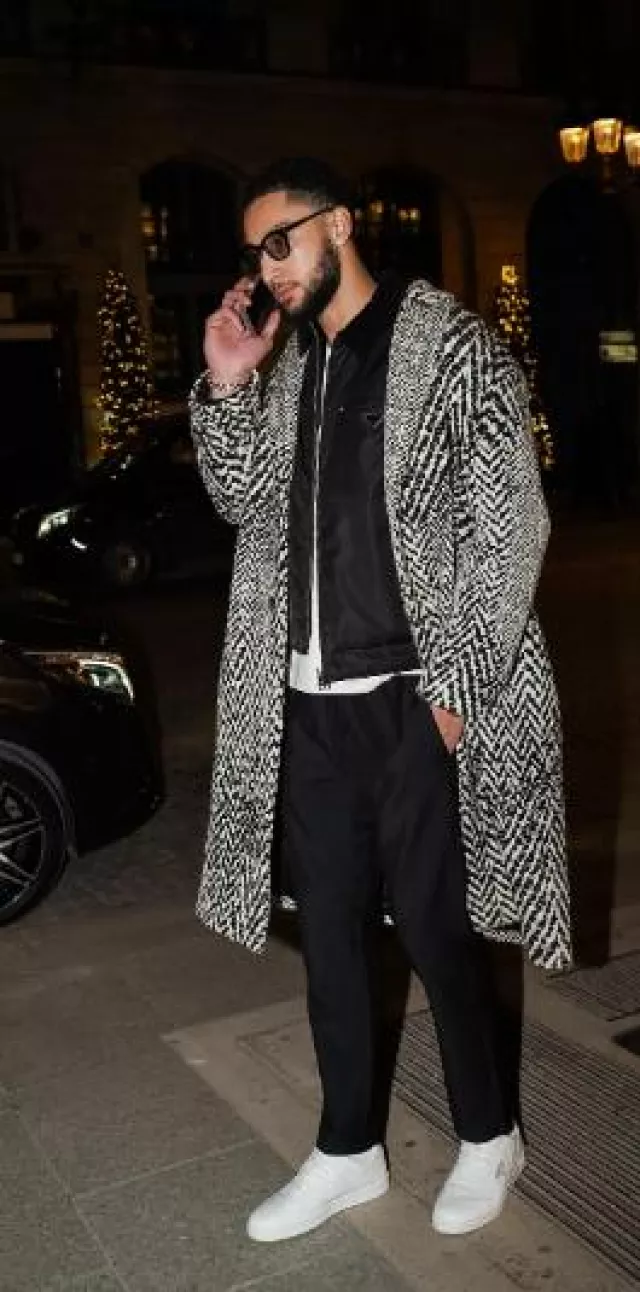 Loewe White & Black Herringbone Coa worn by Ben Simmons on the Instagram account @bensimmons