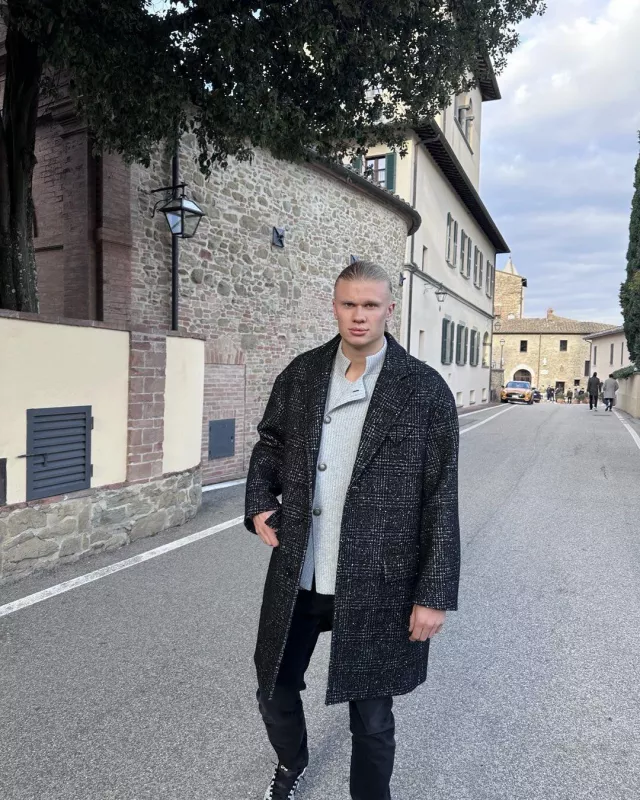 Bottega Veneta Black Speckled Wool Kimono Coat worn by Erling Braut Håland on the Instagram account @erling.haaland