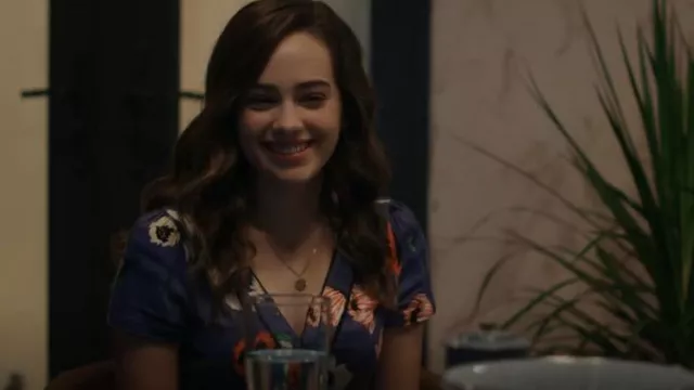 Urban outfitters Kim­chi Blue Flo­ral Wrap Dress worn by Samantha LaRusso (Mary Mouser) as seen in Cobra Kai (S01E02)