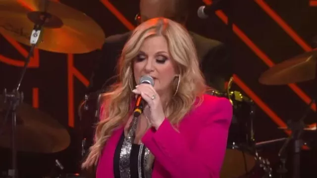 Sergio Hudson Double-breasted Wool Blazer worn by Trisha Yearwood as seen in The Kelly Clarkson Show on January 12, 2024