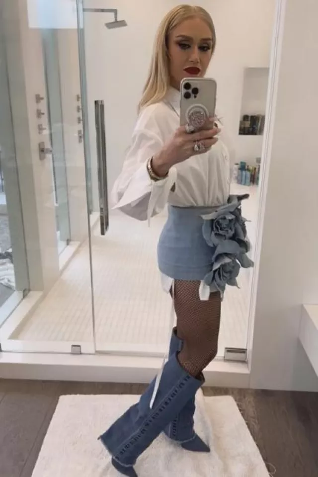 Le Silla Andy Boot worn by Gwen Stefani on her Instagram post on January 12, 2024