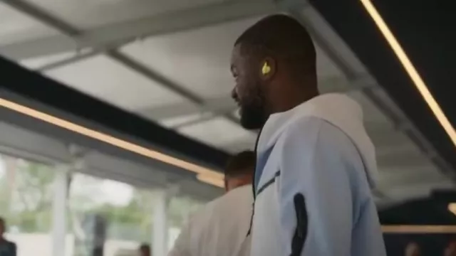 Sudadera con capucha Nike Sportswear Tech Fleece Azul claro/Blanco/Gris usada por Frances Tiafoe como se ve en Break Point (S02E02)