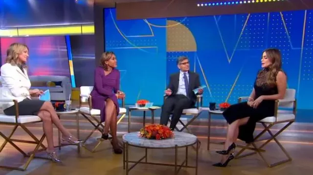 Top de encaje transparente de Dolce & Gabbana usado por Sofía Vergara en Good Morning America el 15 de enero de 2024
