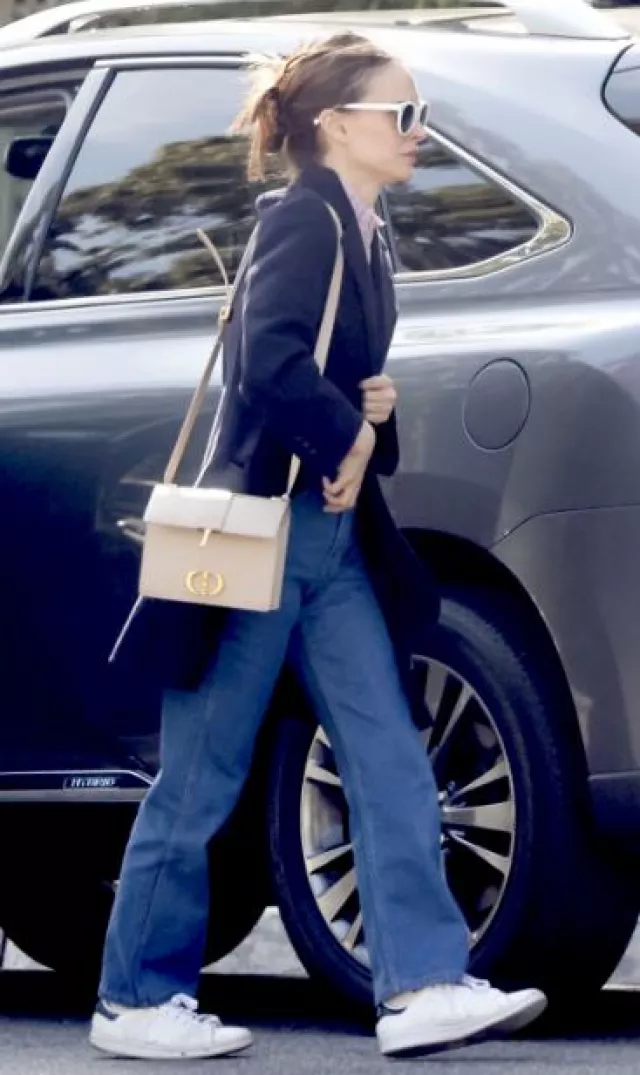 Dior Montaigne 30 Bag worn by Natalie Portman in  Los Angeles  on January 13, 2024