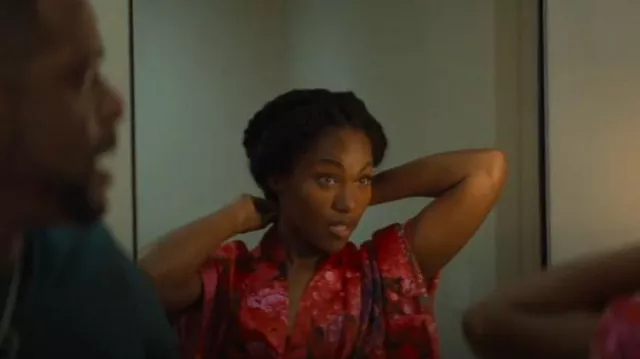 Josie Natori Robe impériale en soie portée par Sloane (DeWanda Wise) comme on le voit dans Trois femmes (S01E09)