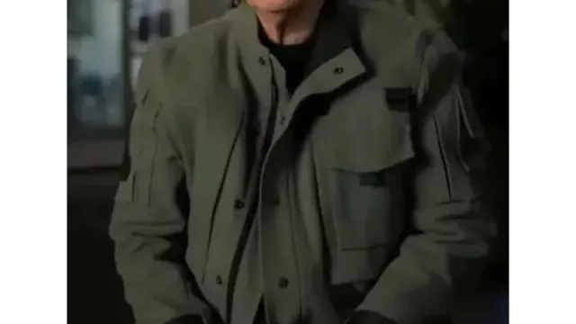 Greycottonjacket of Lee Shaw (Kurt Russell) in Monarch: Legacy of Monsters (S01E10)