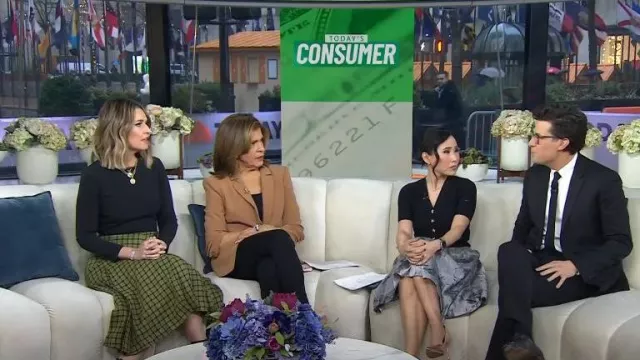 Emilia Wickstead Kenzie Houndstooth Midi-Skirt worn by Savannah Guthrie as seen in Today on January 25, 2024