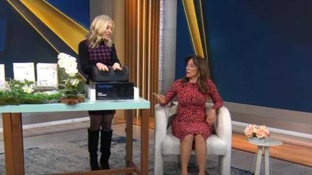 Col roulé court à carreaux Toccin porté par Ashley Bellman tel qu’on le voit dans CBS Mornings le 21 janvier 2024