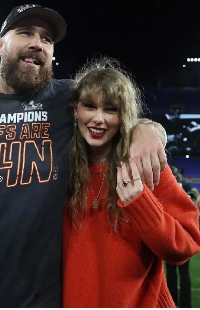 Guest in Residence Cashmere Sweater worn by Taylor Swift at  Kansas City Chiefs Vs Baltimore Ravens Game on January 28, 2024
