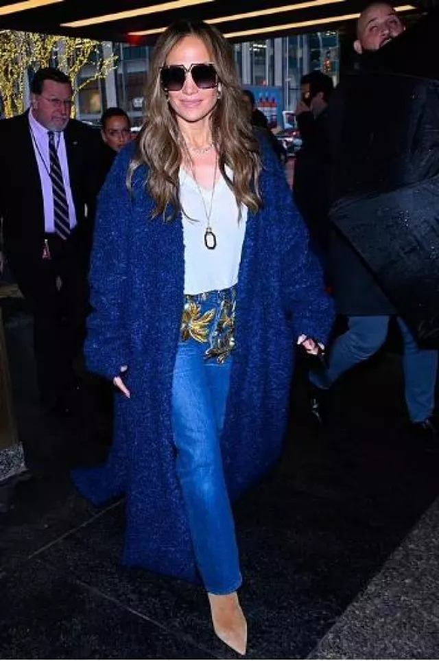 Valentino V Light Oversized Square Titanium Frame Sunglasses worn by Jennifer Lopez in New York City on February 2, 2024