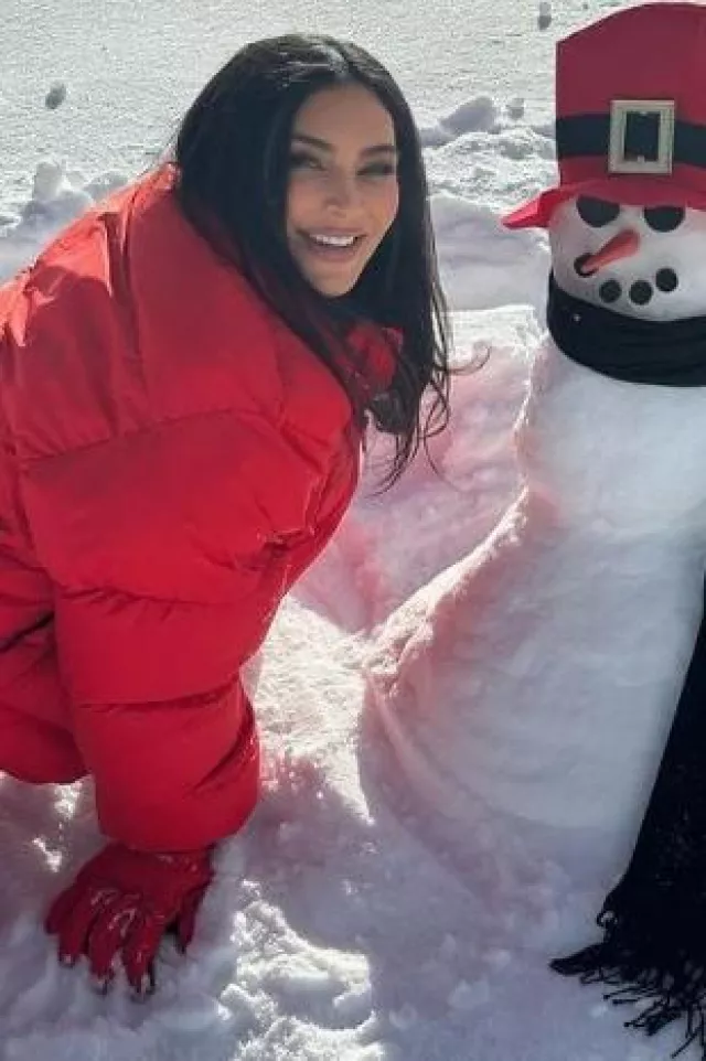 Balenciaga 3B Sports Icon Ski Gloves in Red worn by Kim Kardashian on her Instagram post on February 1, 2024