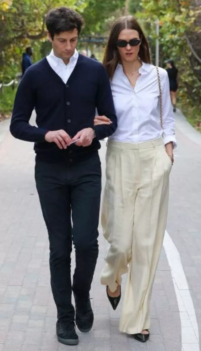 Velvet Canyon the Poet Sunglasses worn by Karlie Kloss in Miami on February 1, 2024