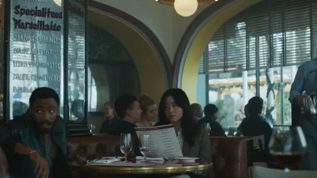 L'agence Hound­stooth Blaz­er worn by Jane Smith (Maya Erskine) as seen in Mr. & Mrs. Smith (S01E01)