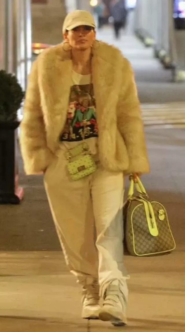 Les Tien Classic Sweatpants in Beige worn by Jennifer Lopez in New York City on February 1, 2024