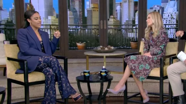 Michael Kors Collection Veste blazer boyfriend en crêpe de sable portée par Ariana DeBose vue dans LIVE with Kelly and Mark le 31 janvier 2024