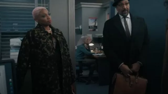 Cos Over­sized Tor­toise­shell-Print Wool Coat worn by Kylie (Travina Springer) as seen in The Irrational (S01E09)