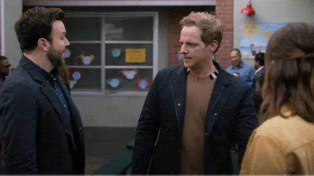 Pull en cachemire Burberry à carreaux porté par Colin (Chris Geere) dans Single Parents (S02E19)