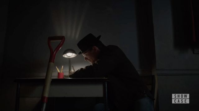 The hat of Mr. Robot (Christian Slater) in Mr. Robot