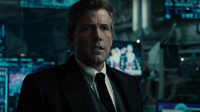 The tie in wool of Bruce Wayne (Ben Affleck) in the Justice League