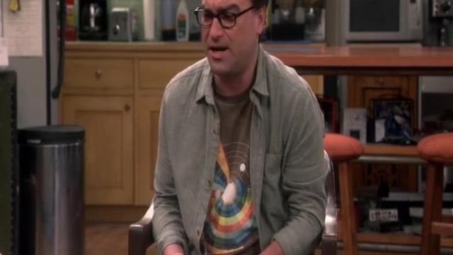 The T-shirt solar system Leonard Hofstadter (Johnny Galecki) The Big Bang Theory S10E08