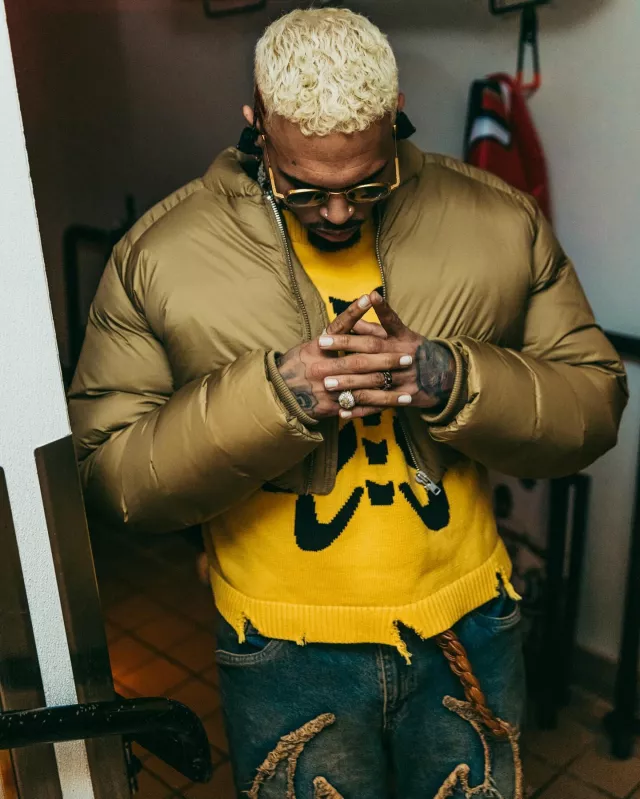 Gafas de sol John Dalia Matt 22kt usadas por Chris Brown en su cuenta de Instagram @chrisbrownofficial