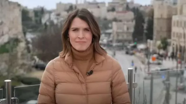 Uniqlo Ultra Light Down Jacket in Beige worn by Molly Hunter as seen in Today on  February 12, 2024