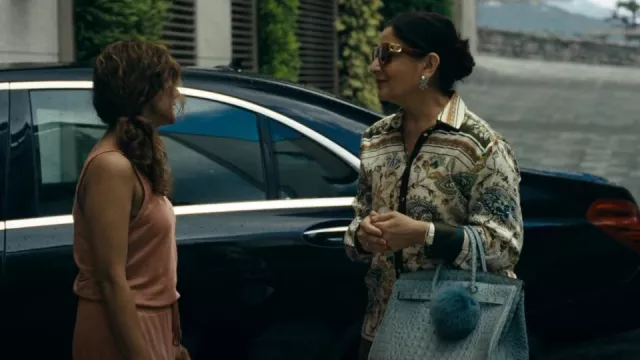 Zara Paisley Print Button Down Blouse worn by Cici (Chaya Joyce Baris) as  seen in Expats (S01E04)
