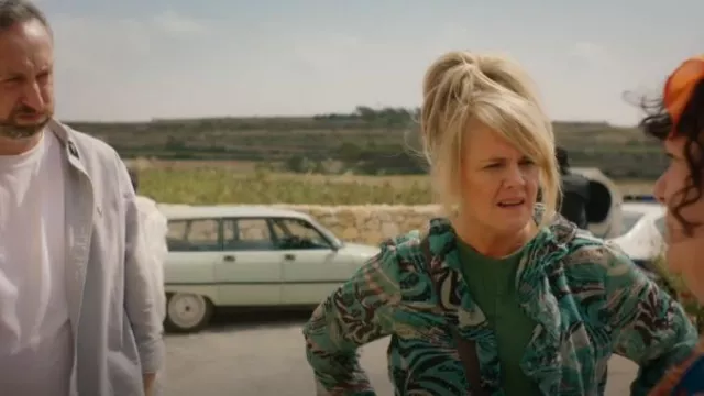 River Island Chif­fon Kaf­tan worn by Jean White (Sally Lindsay) as seen in The Madame Blanc Mysteries (S03E02)