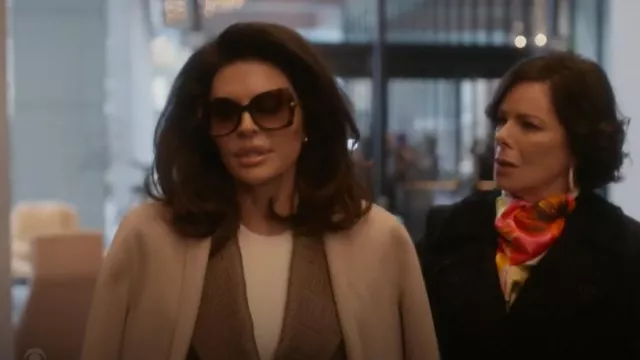 Tom Ford Gianna Sunglasses worn by Jennifer (Lisa Rinner) as seen in So Help Me Todd (S02E01)