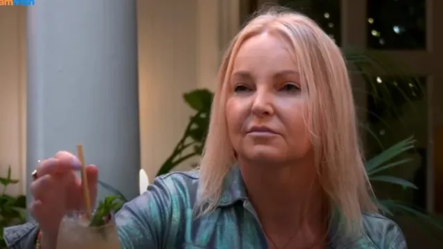 Veste en jean Moschino : Denim porté par Ivy dans First Dates (S21E06)