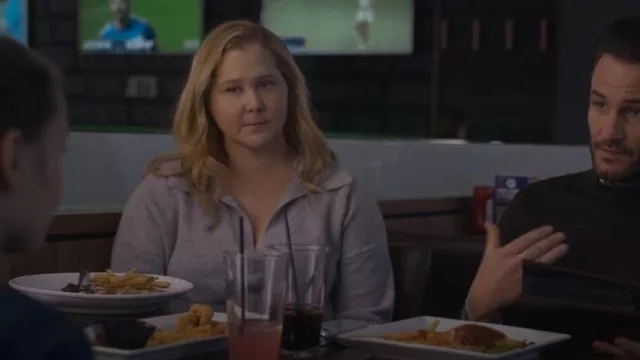 Club Monaco Boiled Collar Cashmere Sweater In Light Heather Grey worn by Beth (Amy Schumer) as seen in Life & Beth (S02E05)