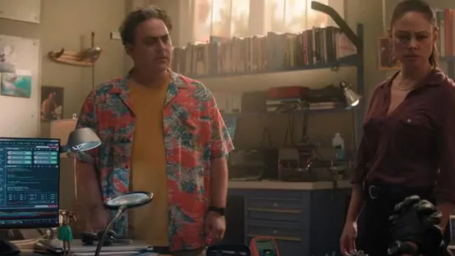 Kahala For Todd Snyder Tranquility Shirt worn by Ernie Malik (Jason Antoon) as seen in NCIS: Hawai'i (S03E02)