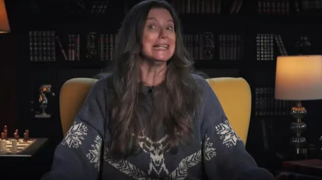 Vintage Rain­deer Sweater worn by Donna Hartt as seen in The Traitors Canada (S01E01)