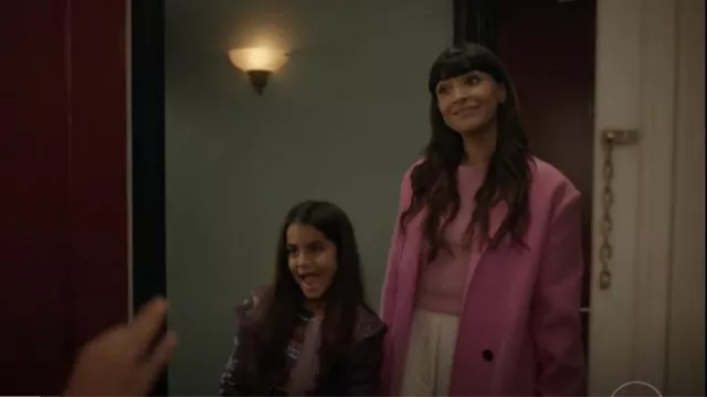 Helmut Lang Doubleface Blazer Coat worn by Sam (Hannah Simone) as seen in Not Dead Yet (S02E03)