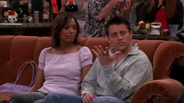 Cropped Top in Lilac worn by Charlie Wheeler (Aisha Tyler) in Friends (S09E22)