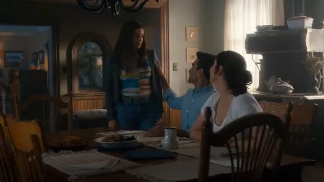 Gilet rayé Diesel T-Ankycut porté par Alice Dhawan (Sadie Laflamme-Snow) comme on le voit dans The Way Home (S02E04)