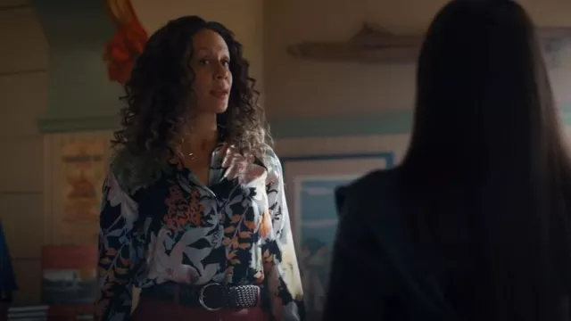 Zara Flo­ral Print Satin Shirt worn by Monica Hill (Samora Smallwood) as seen in The Way Home (S02E05)