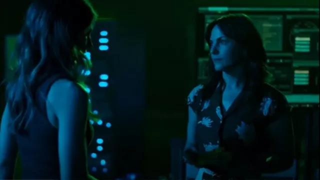 Vince Chrysanthemum Silk Shell In Black worn by Janis Calavicci (Georgina Reilly) as seen in Quantum Leap (S02E13)