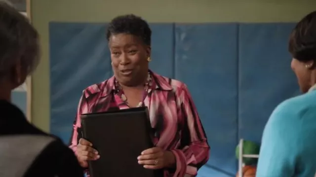 Calvin Klein Printed Roll-Sleeve Button-Down Shirt worn by Shanae (Nikea Gamby-Turner) as seen in Abbott Elementary (S03E05)