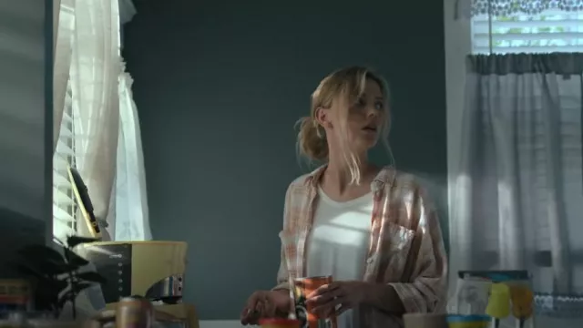 American Eagle Over­sized Linen Plaid But­ton Up Beach Shirt Peach White worn by Renee Segna (Riley Voelkel) as seen in Hightown (S03E05)