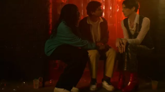 Zapatillas deportivas de piel sintética de Asos Design en mezcla blanca y verde usadas por Elliot (Bilal Hasna) como se ve en Dead Hot (T01E02)