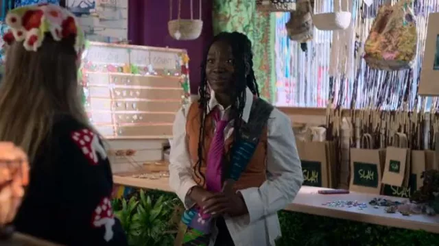 Chaleco recortado de mezcla de lino de Zara usado por Jess (Vivian Oparah) como se ve en Dead Hot (T01E04)